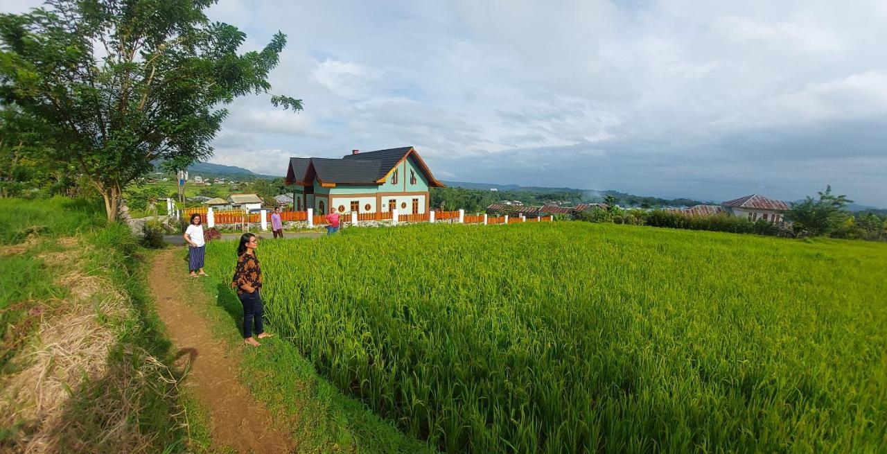 Kopa Hilltop - Family Guest Home Ruteng Exterior foto