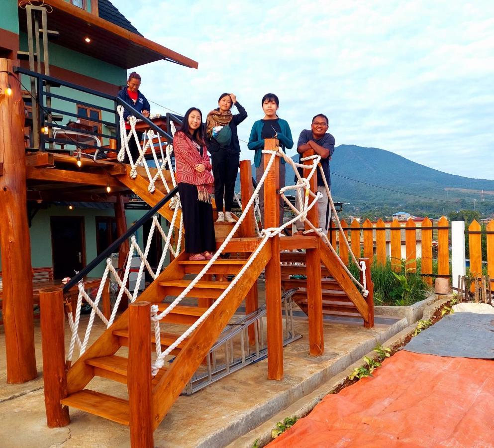 Kopa Hilltop - Family Guest Home Ruteng Exterior foto