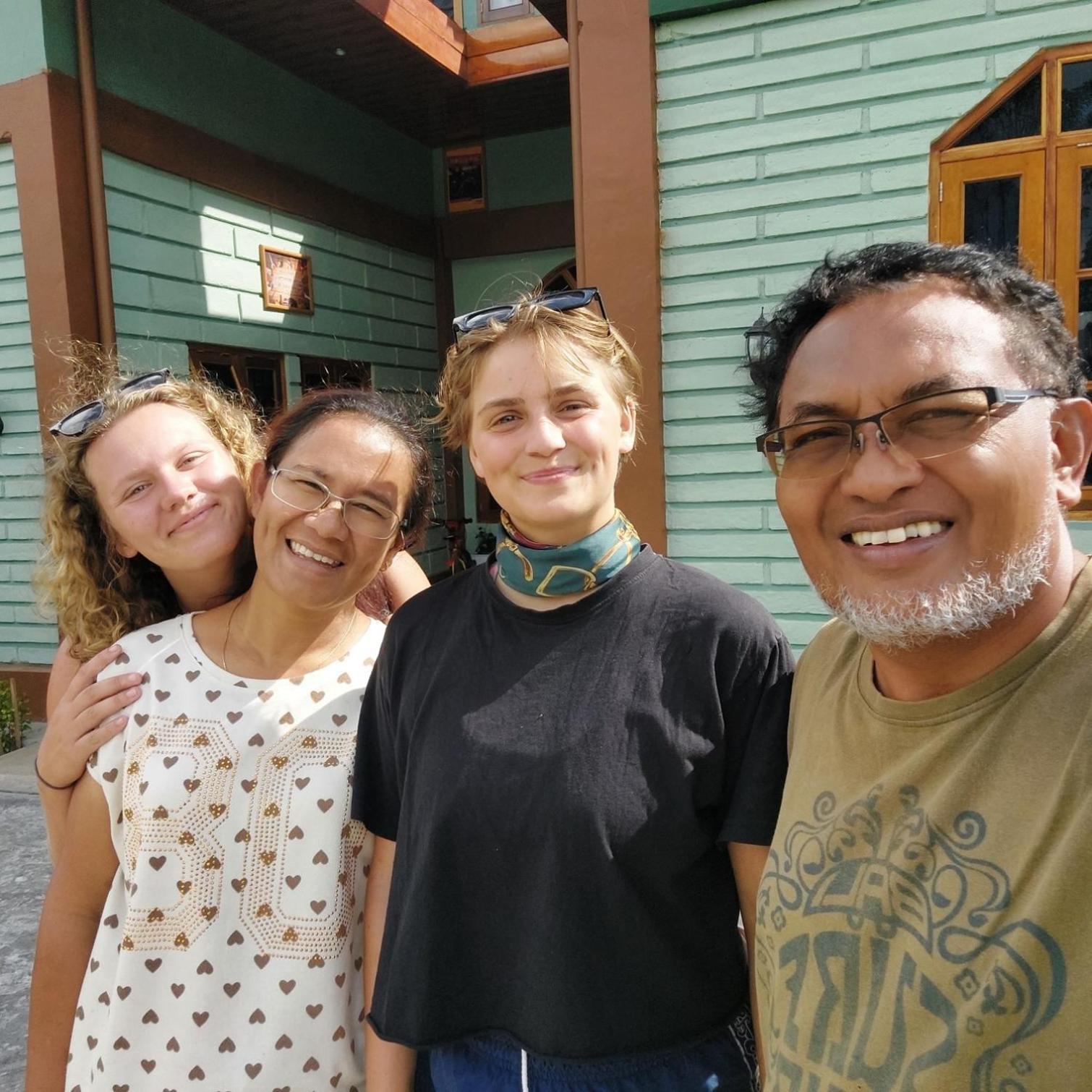 Kopa Hilltop - Family Guest Home Ruteng Exterior foto