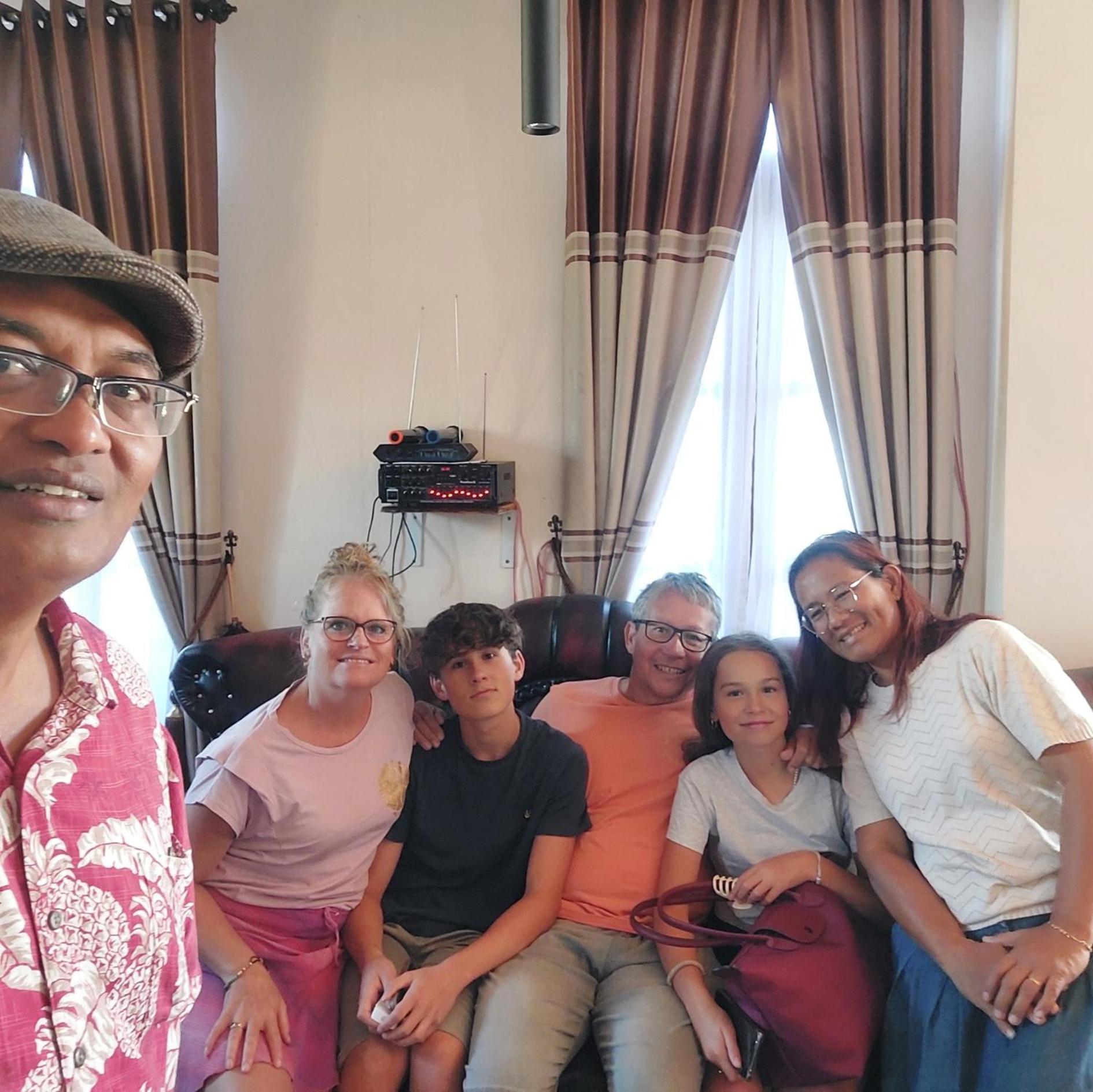 Kopa Hilltop - Family Guest Home Ruteng Exterior foto