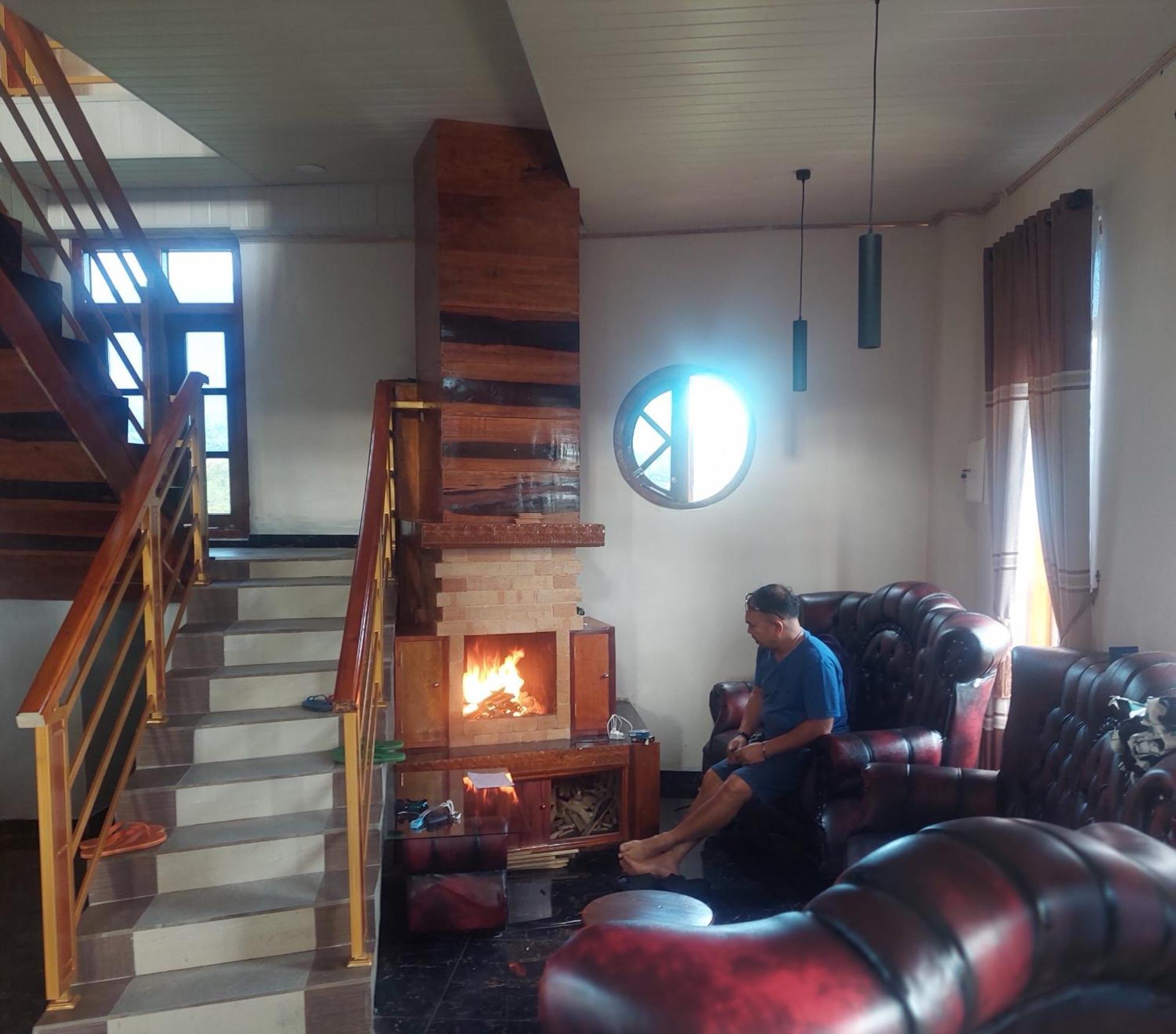 Kopa Hilltop - Family Guest Home Ruteng Exterior foto