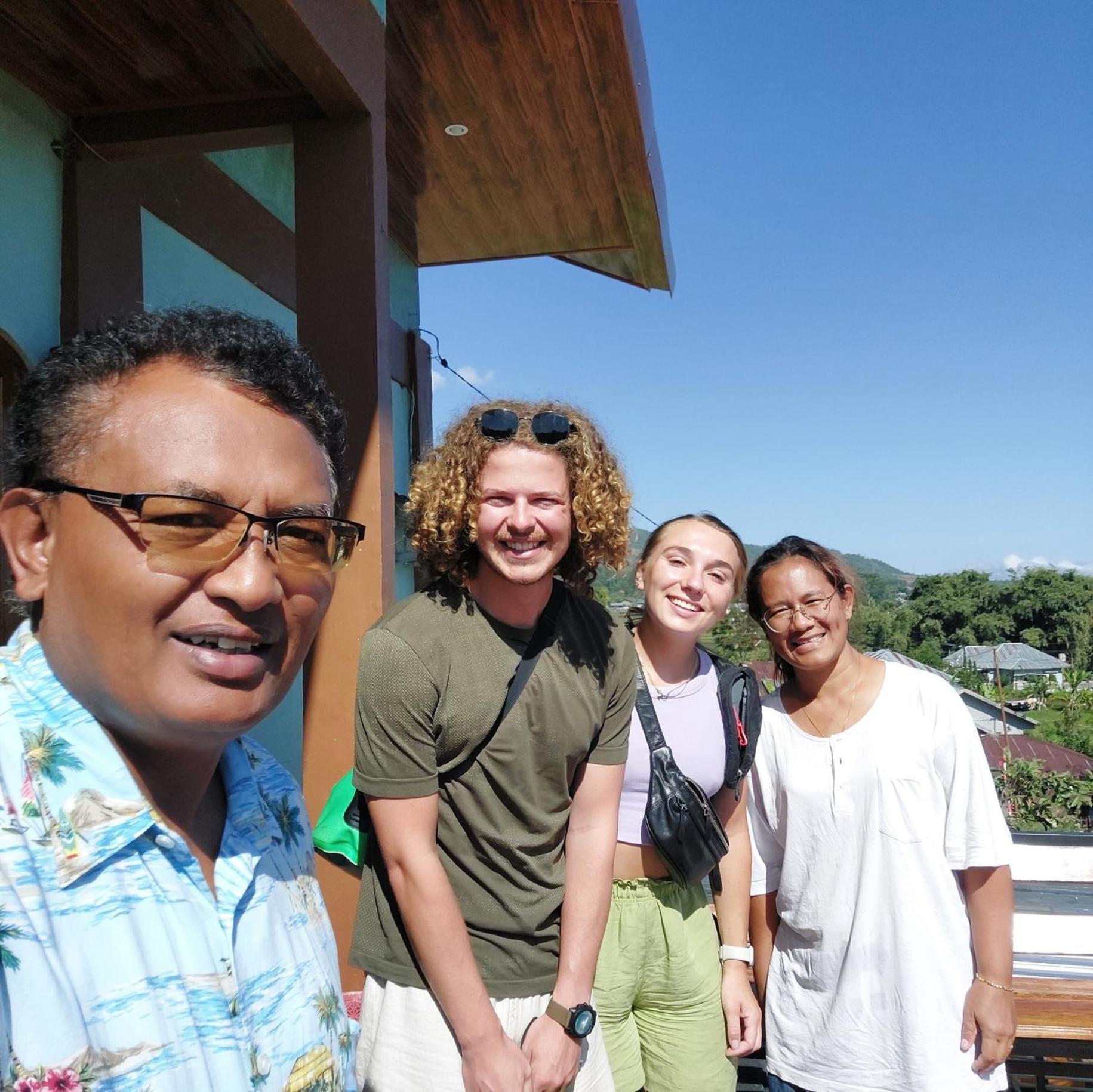 Kopa Hilltop - Family Guest Home Ruteng Exterior foto