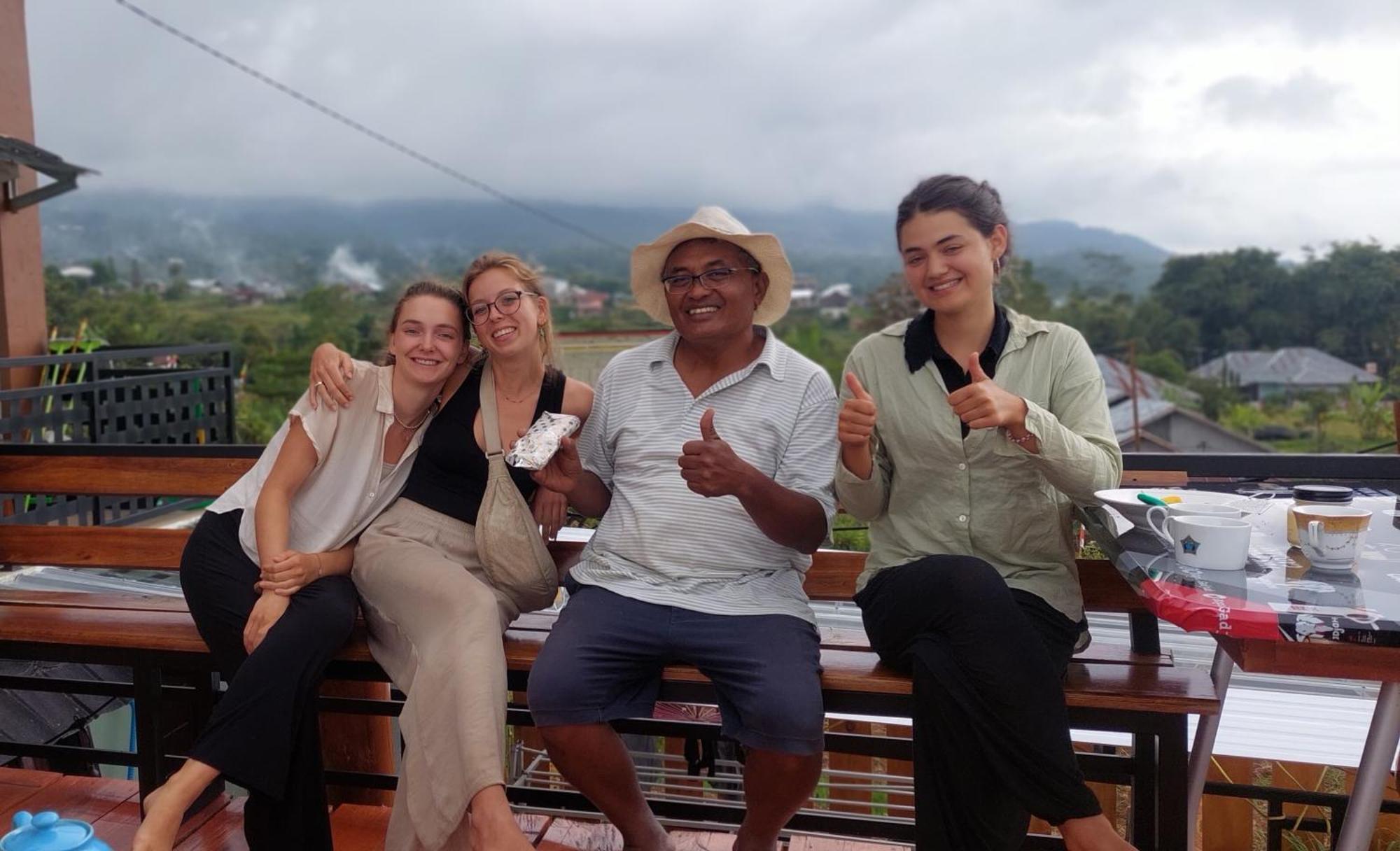 Kopa Hilltop - Family Guest Home Ruteng Exterior foto