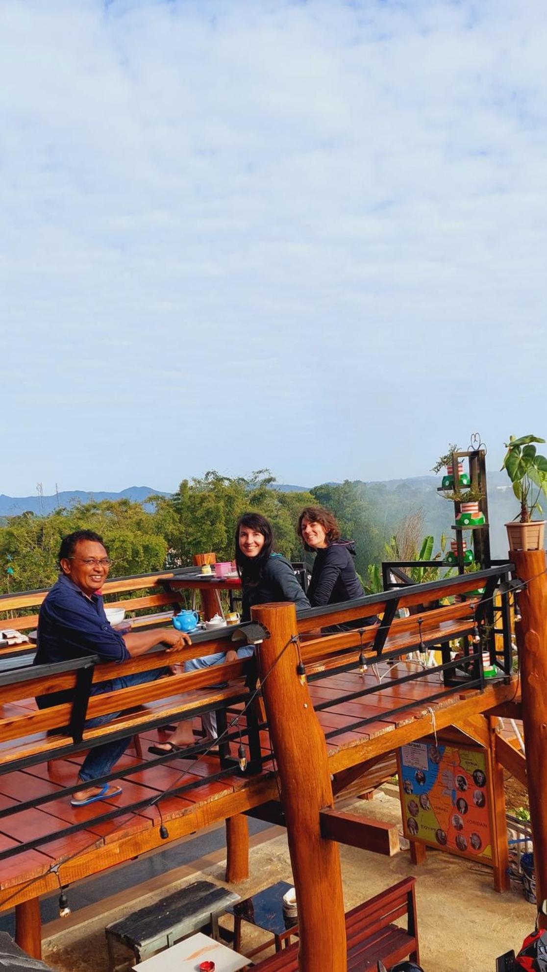 Kopa Hilltop - Family Guest Home Ruteng Exterior foto