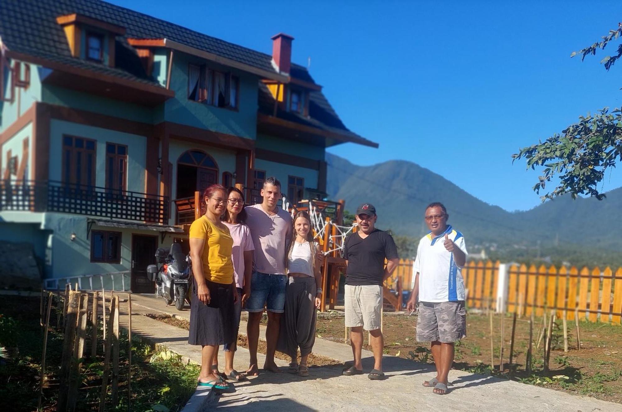 Kopa Hilltop - Family Guest Home Ruteng Exterior foto
