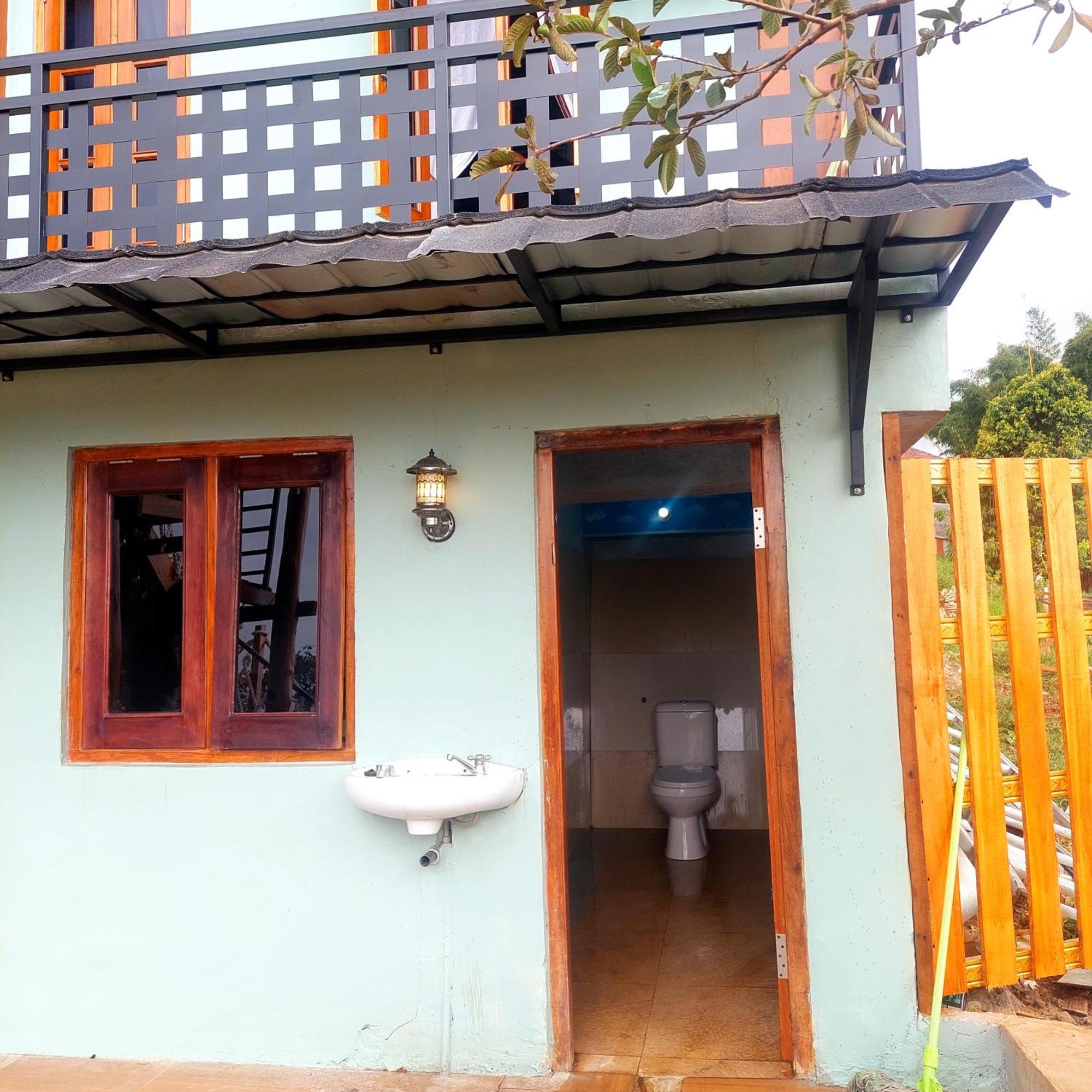 Kopa Hilltop - Family Guest Home Ruteng Zimmer foto